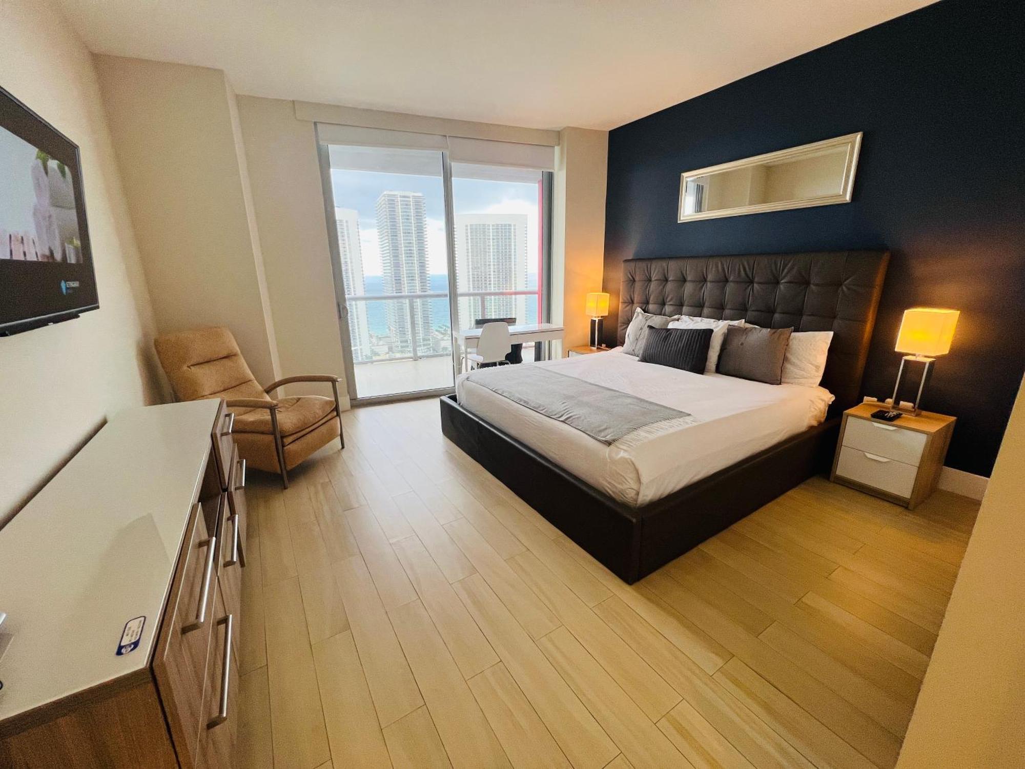 Mvr Apartments At Beachwalk Resort Hallandale Beach Εξωτερικό φωτογραφία