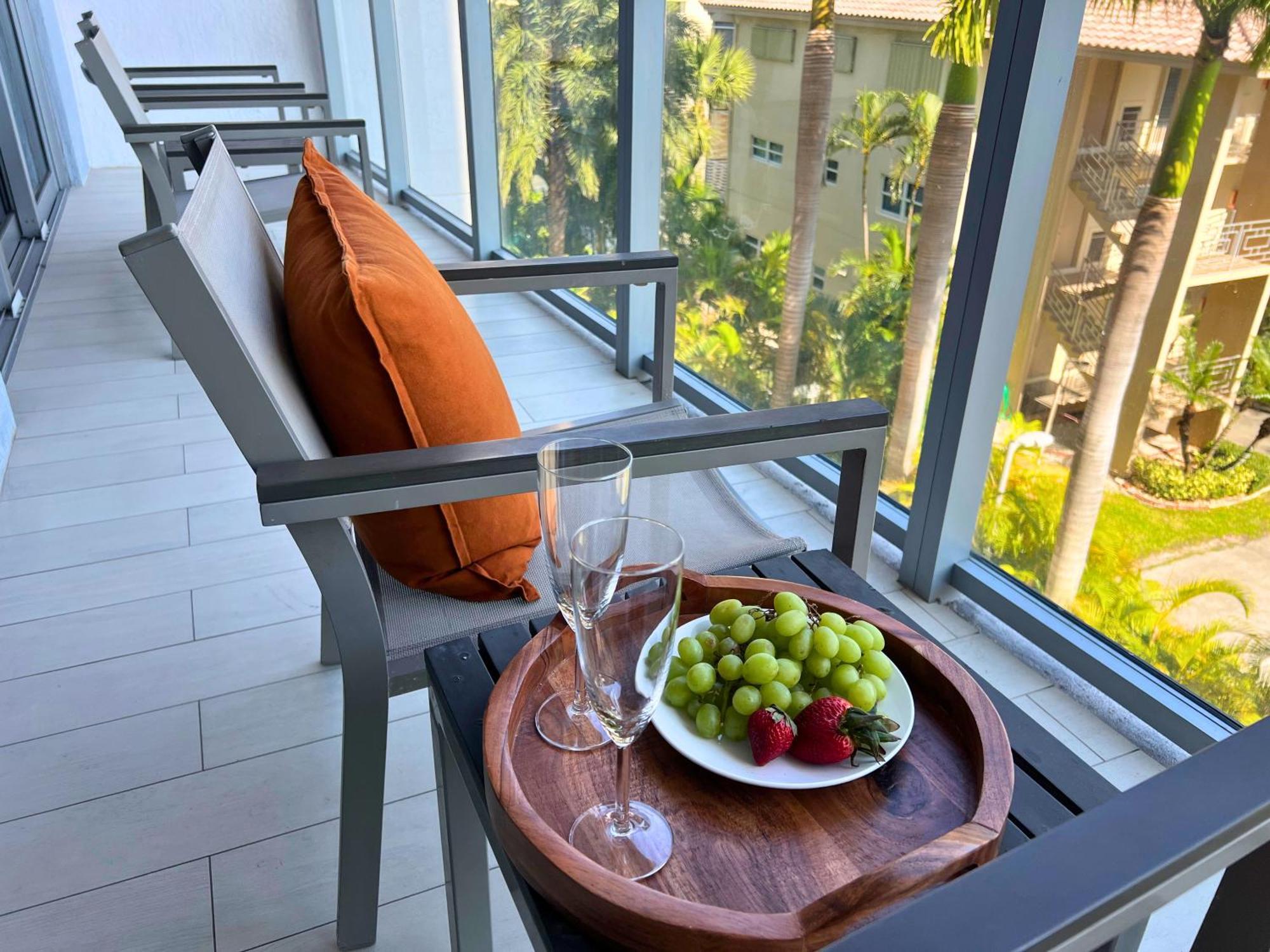 Mvr Apartments At Beachwalk Resort Hallandale Beach Εξωτερικό φωτογραφία