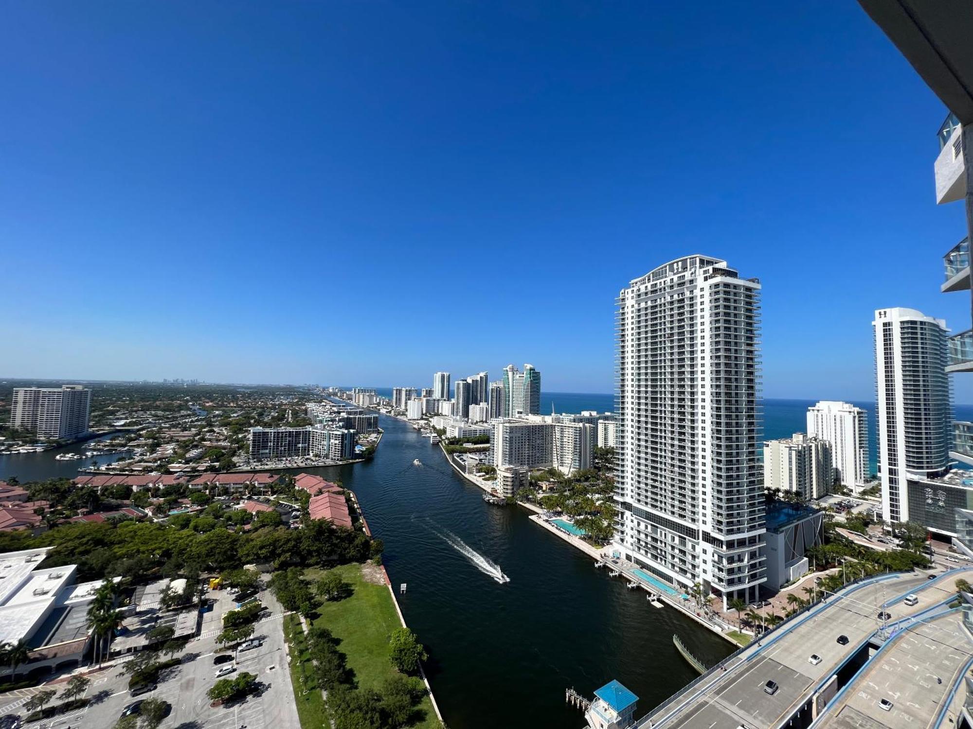 Mvr Apartments At Beachwalk Resort Hallandale Beach Εξωτερικό φωτογραφία