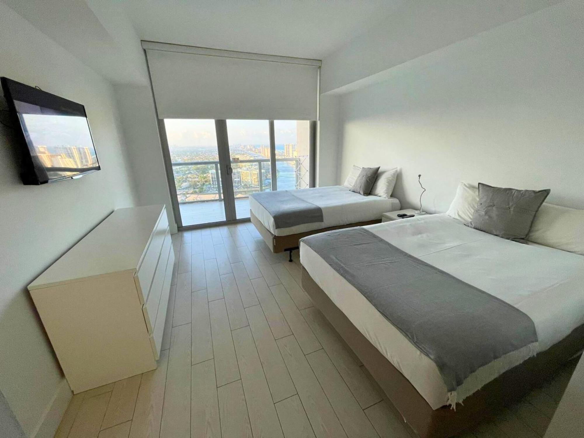 Mvr Apartments At Beachwalk Resort Hallandale Beach Εξωτερικό φωτογραφία