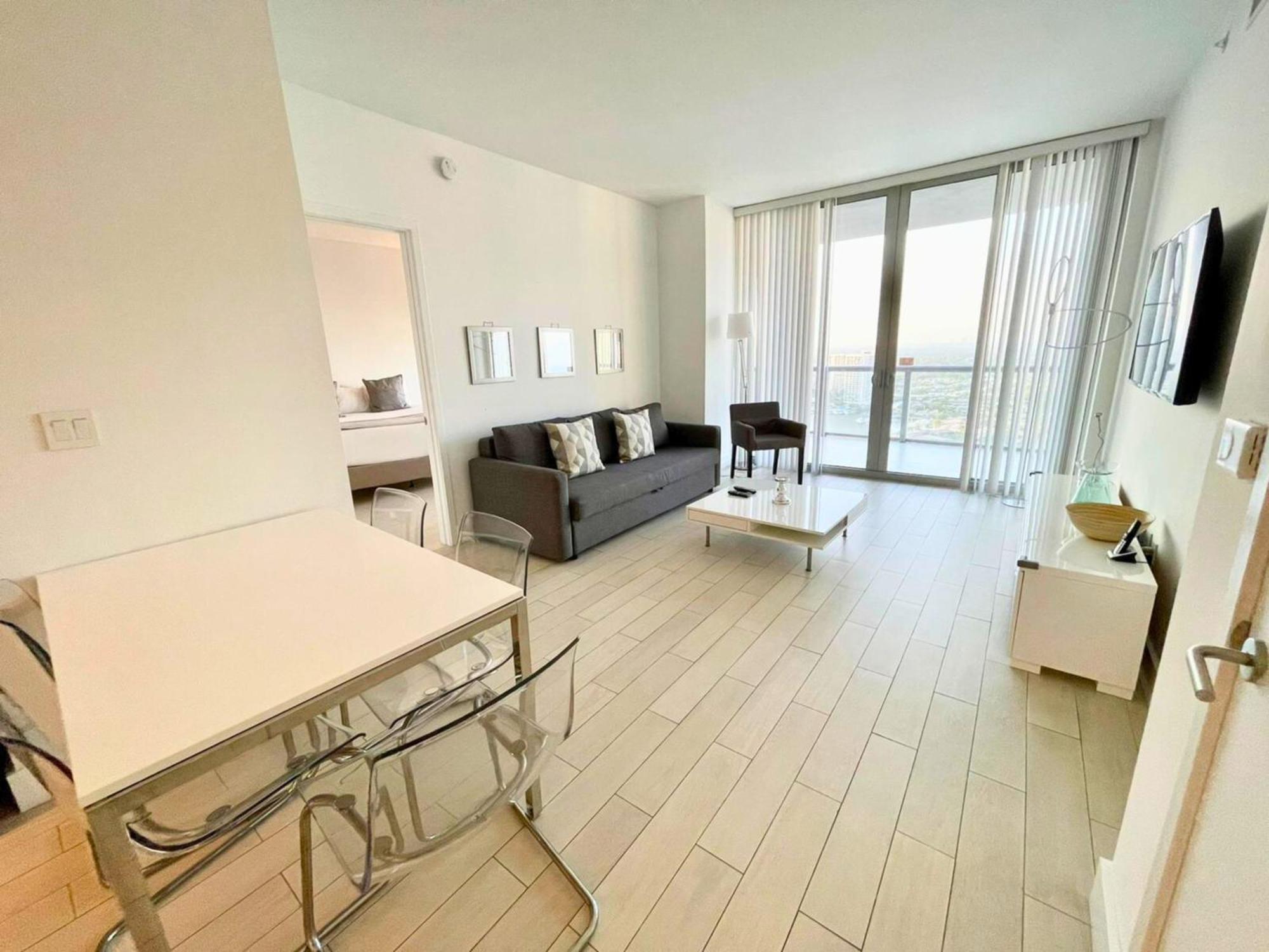 Mvr Apartments At Beachwalk Resort Hallandale Beach Εξωτερικό φωτογραφία