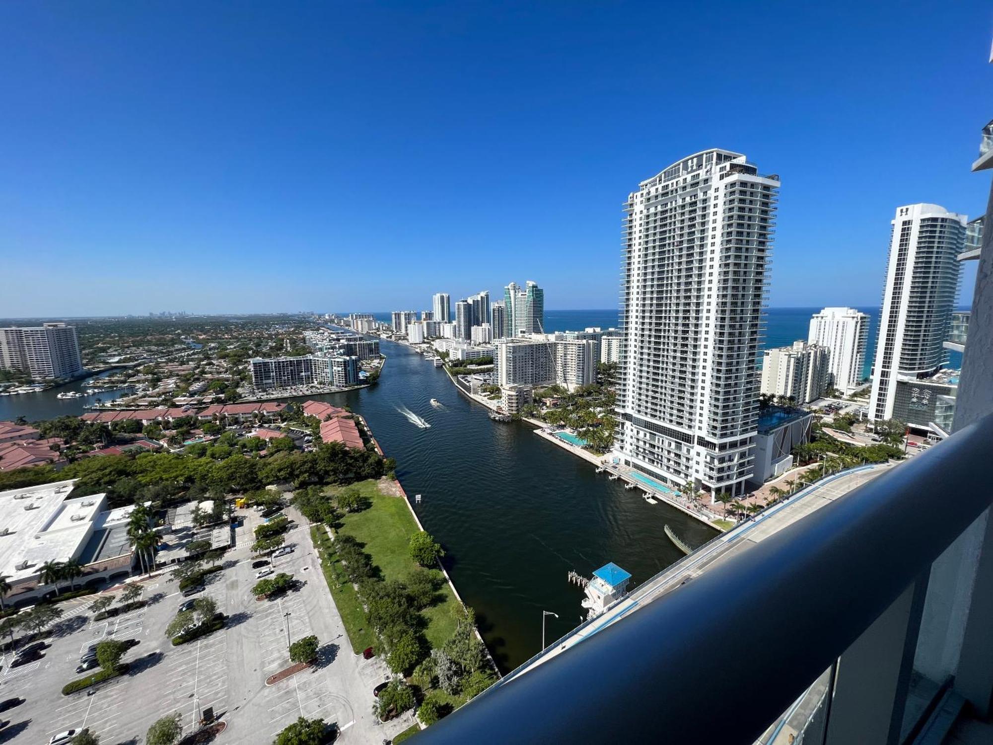 Mvr Apartments At Beachwalk Resort Hallandale Beach Εξωτερικό φωτογραφία