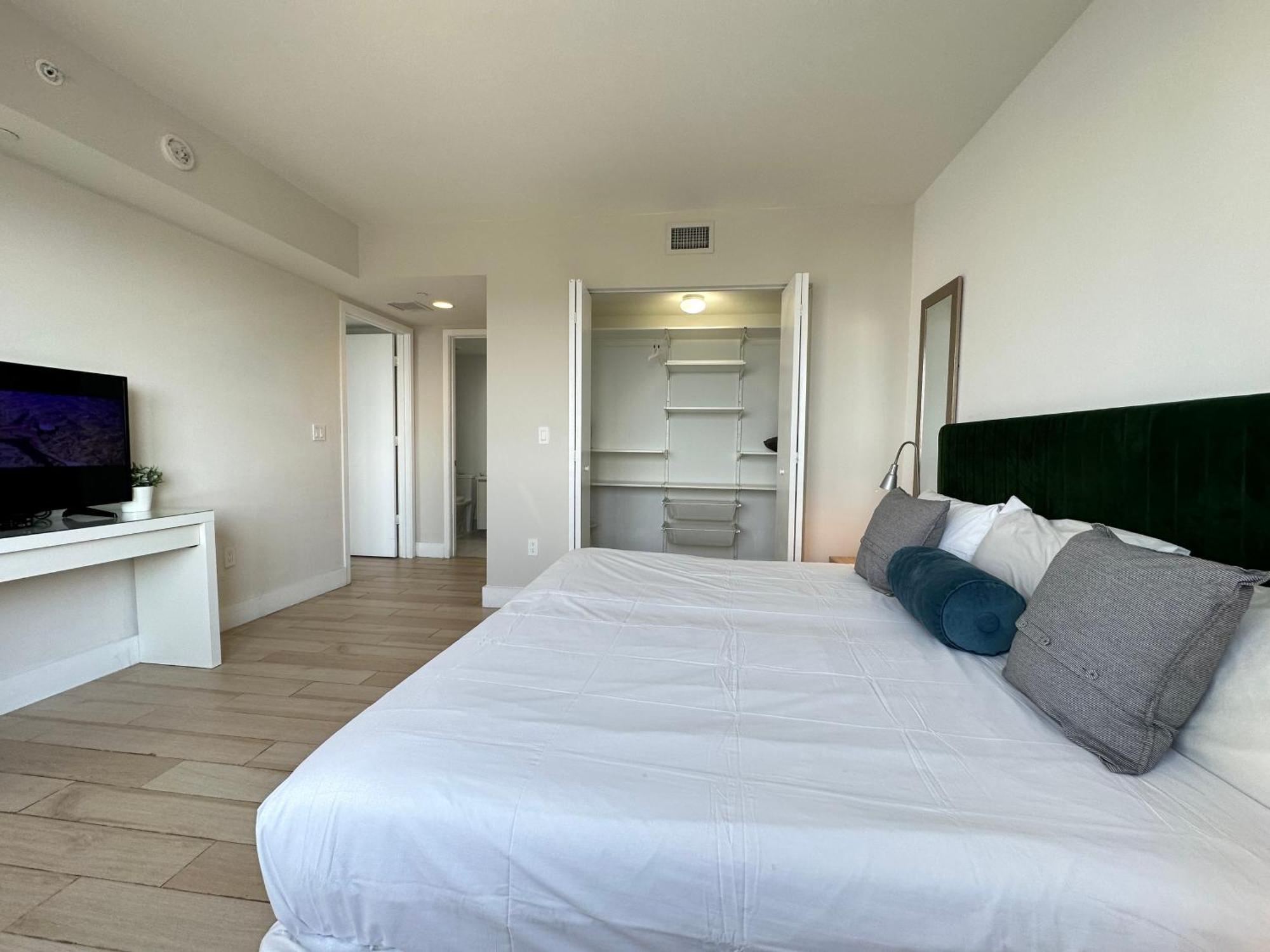 Mvr Apartments At Beachwalk Resort Hallandale Beach Εξωτερικό φωτογραφία