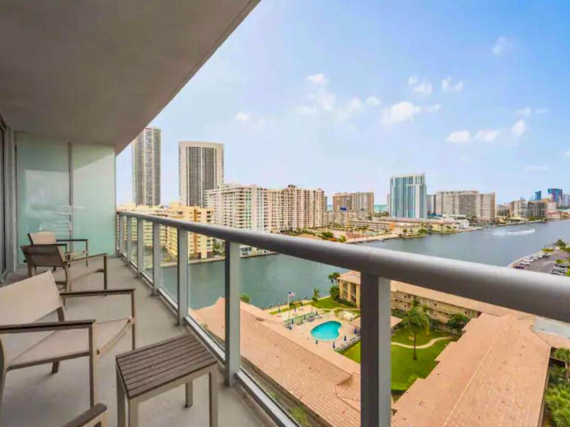 Mvr Apartments At Beachwalk Resort Hallandale Beach Εξωτερικό φωτογραφία