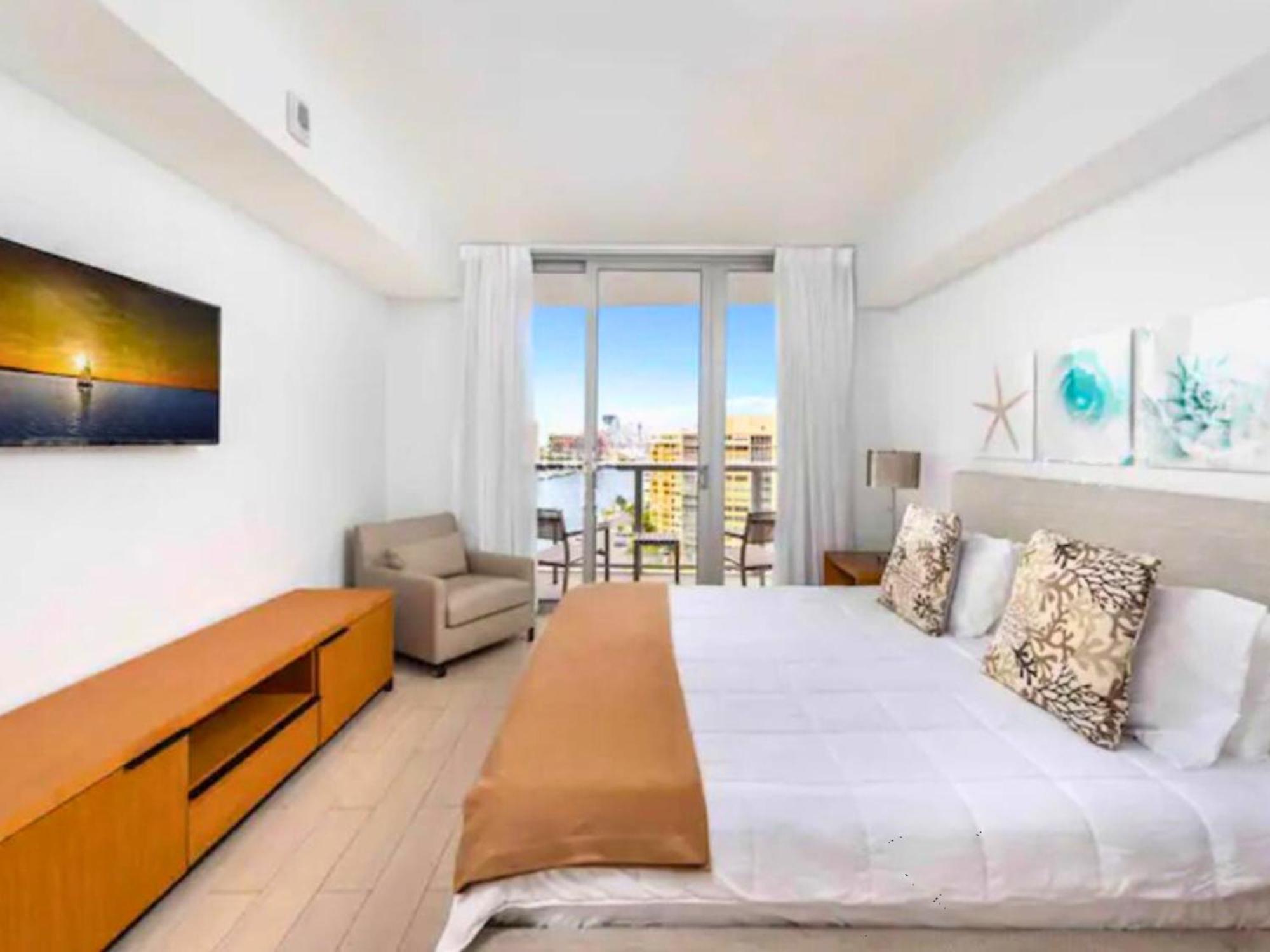 Mvr Apartments At Beachwalk Resort Hallandale Beach Εξωτερικό φωτογραφία