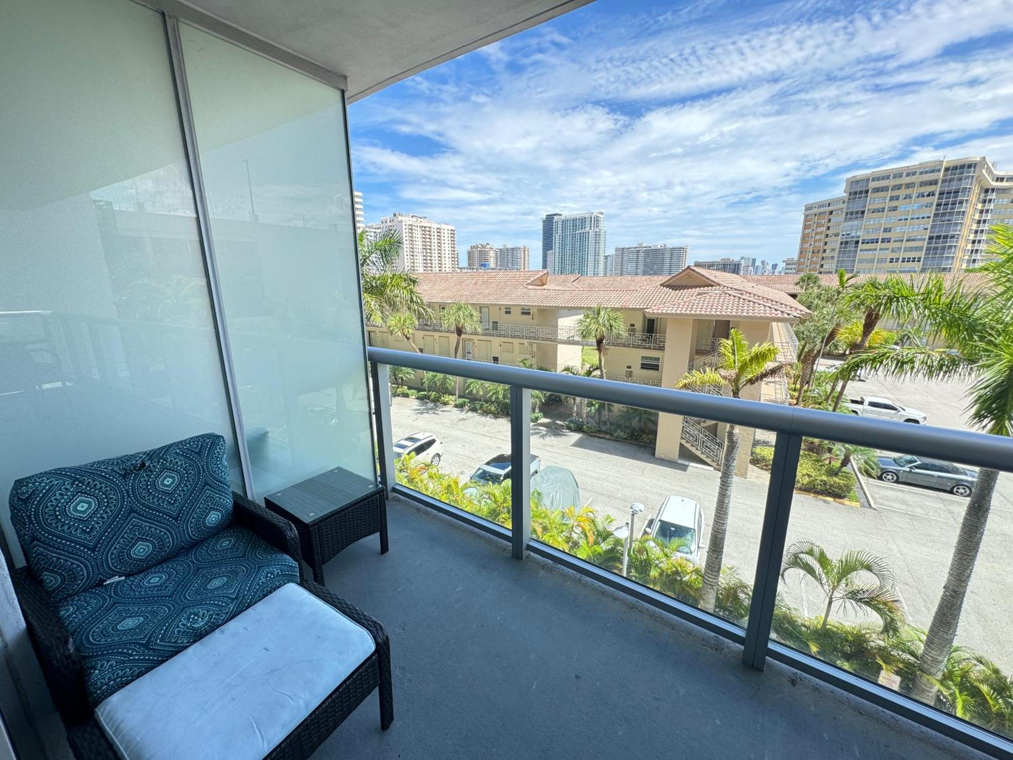 Mvr Apartments At Beachwalk Resort Hallandale Beach Εξωτερικό φωτογραφία