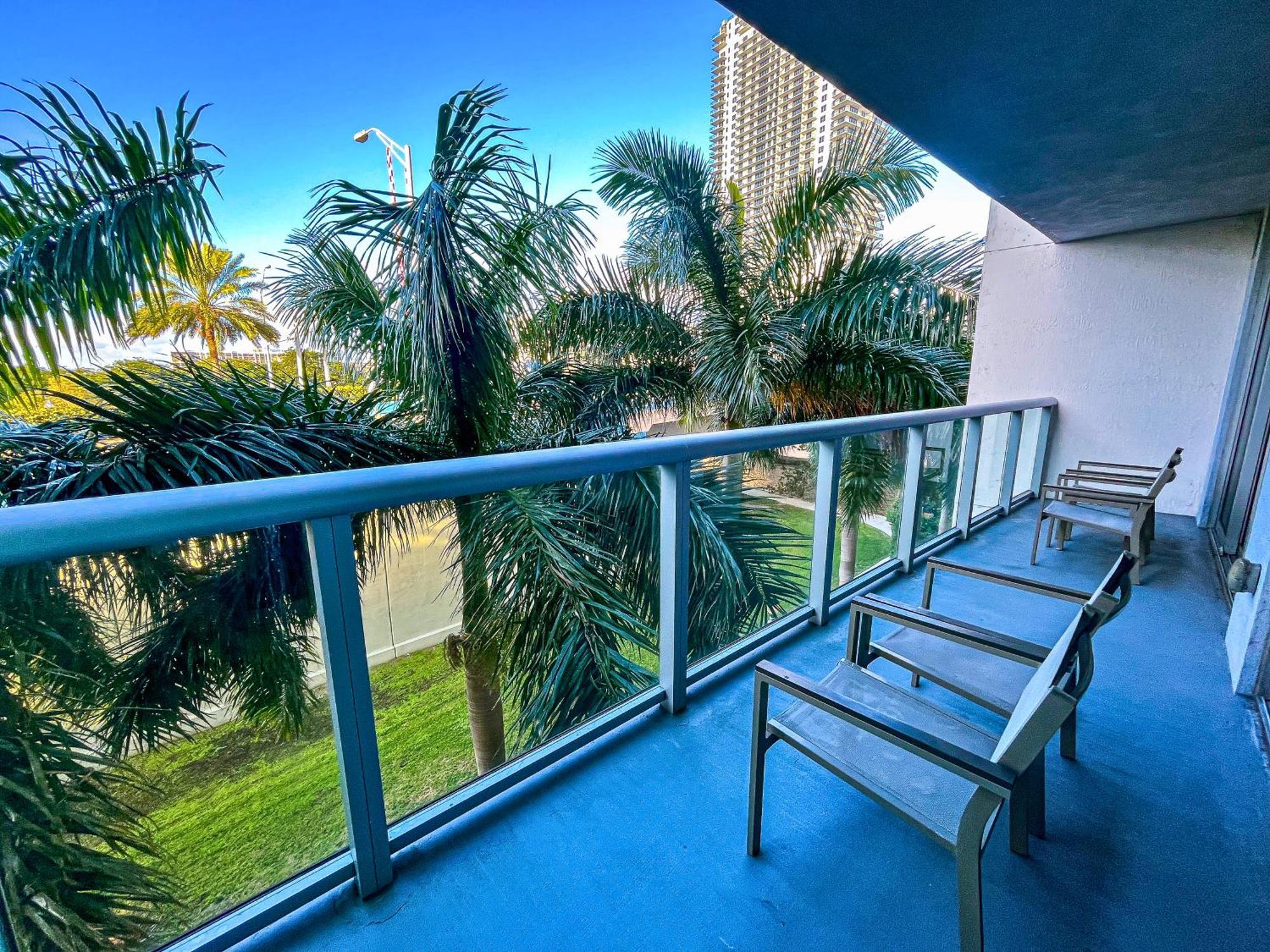 Mvr Apartments At Beachwalk Resort Hallandale Beach Εξωτερικό φωτογραφία