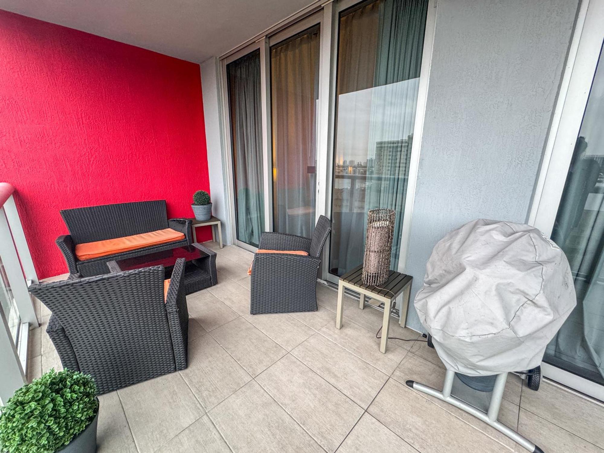 Mvr Apartments At Beachwalk Resort Hallandale Beach Εξωτερικό φωτογραφία